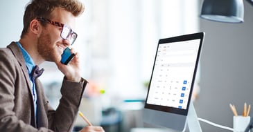 Accountant using Chaser on computer